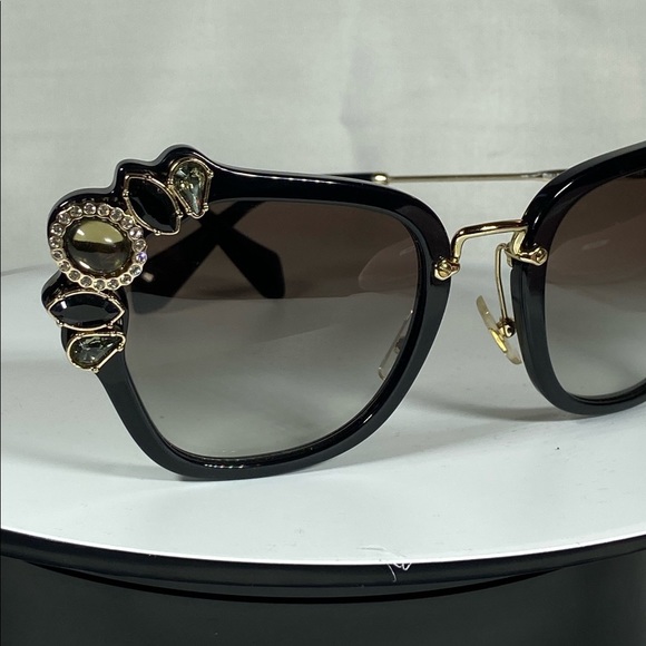Miu Miu Sunglasses - Picture 5 of 5